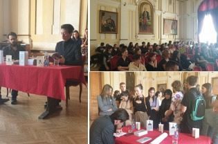 МЛАДИ ПЕСНИК И ПИЈАНИСТА СА ДАЛИЈЕВСКИМ БРКОВИМА