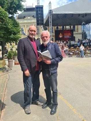 С ГЛУМЦЕМ И ПЕСНИКОМ МИОДРАГОМ ПЕТРОВИЋЕМ