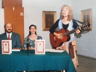 Поводом одласка Љиљане Петровић: ЉУБАВ ЗА ПОЕЗИЈУ И ПЕСНИКЕ