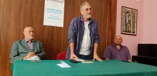 ДУШКО НОВАКОВИЋ СА НОВОСАДСКИМ ГИМНАЗИЈАЛЦИМА