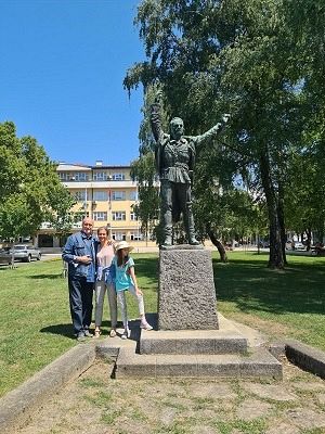 О СПОМЕНИЦИМА, ТРАЈНИЈИМ ОД БРОНЗЕ