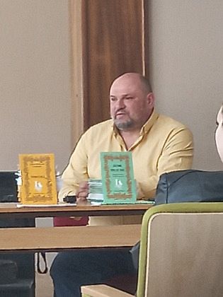 ПЕСНИК ДАМИР МАЛЕШЕВ