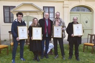 НАДО МОЈА, НИСИ ВАЉДА ПЕНА...